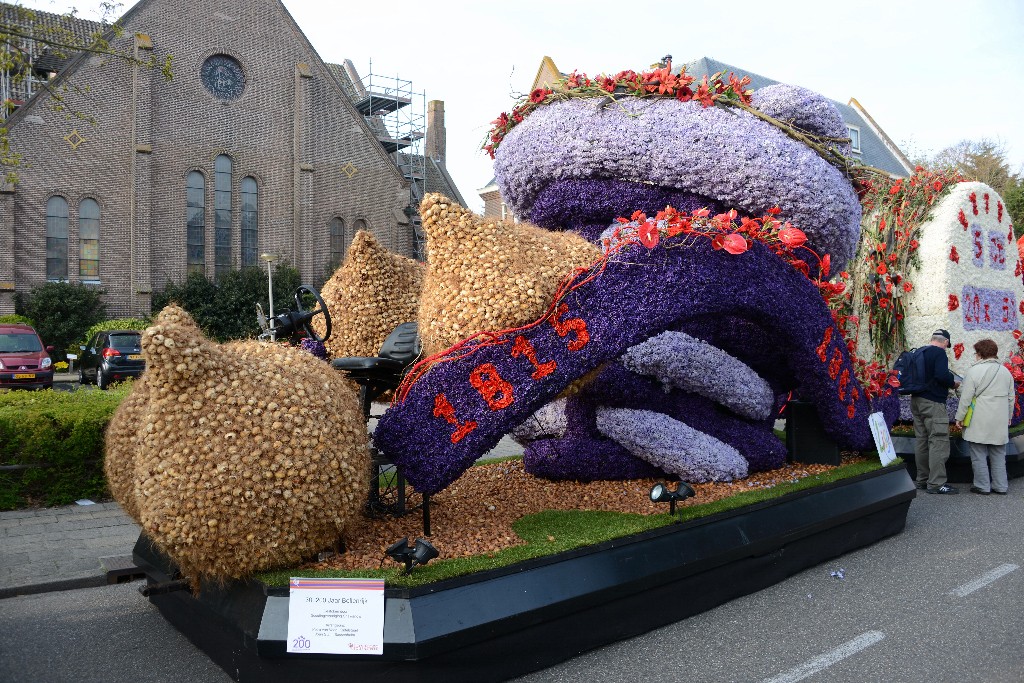 ../Images/Bloemencorso 2015 039.jpg